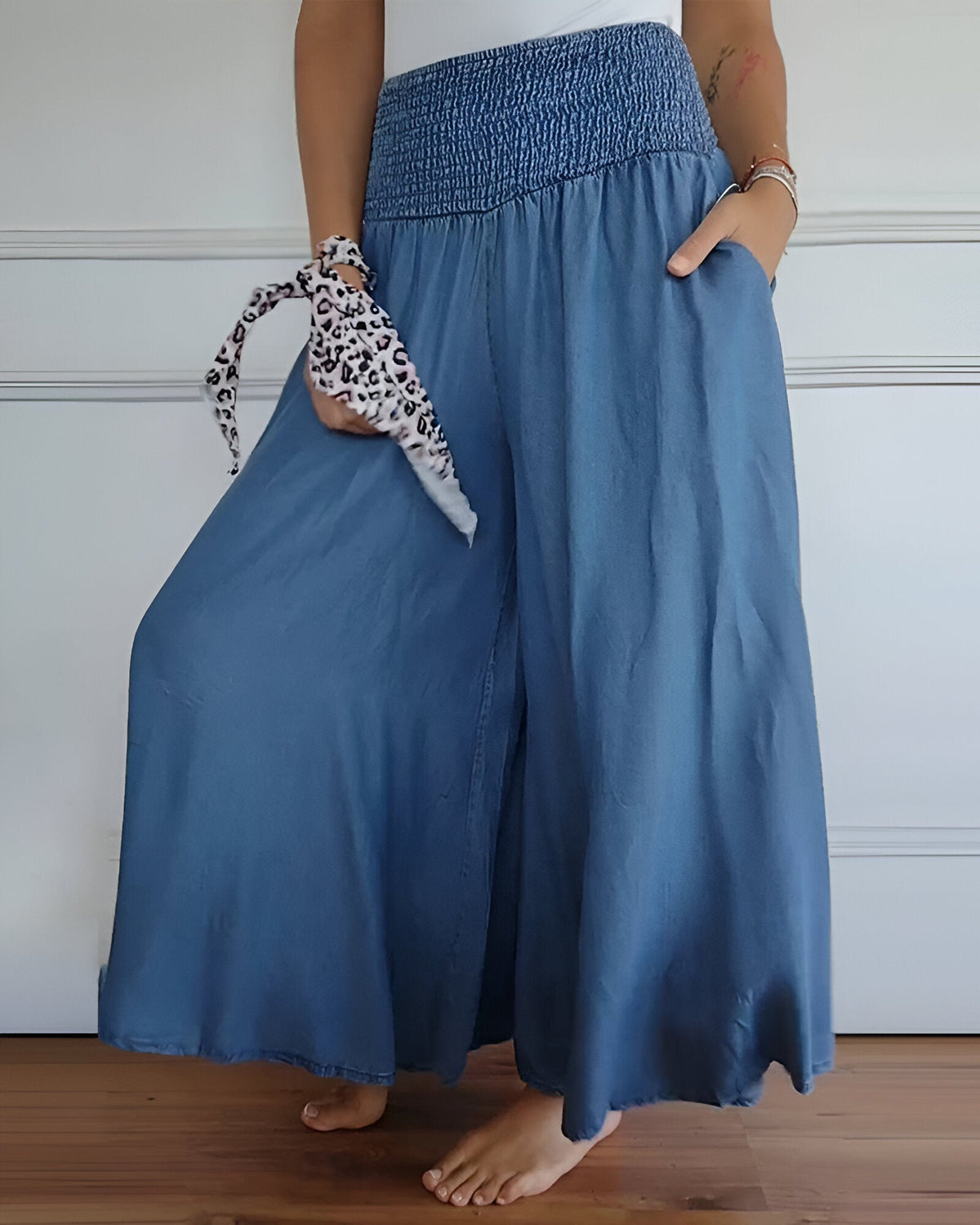 Pantaloni large pour femme avec taille smockée